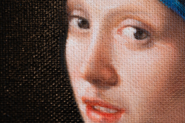 deatil Girl with a Pearl Earring Vermeer framed reproduction
